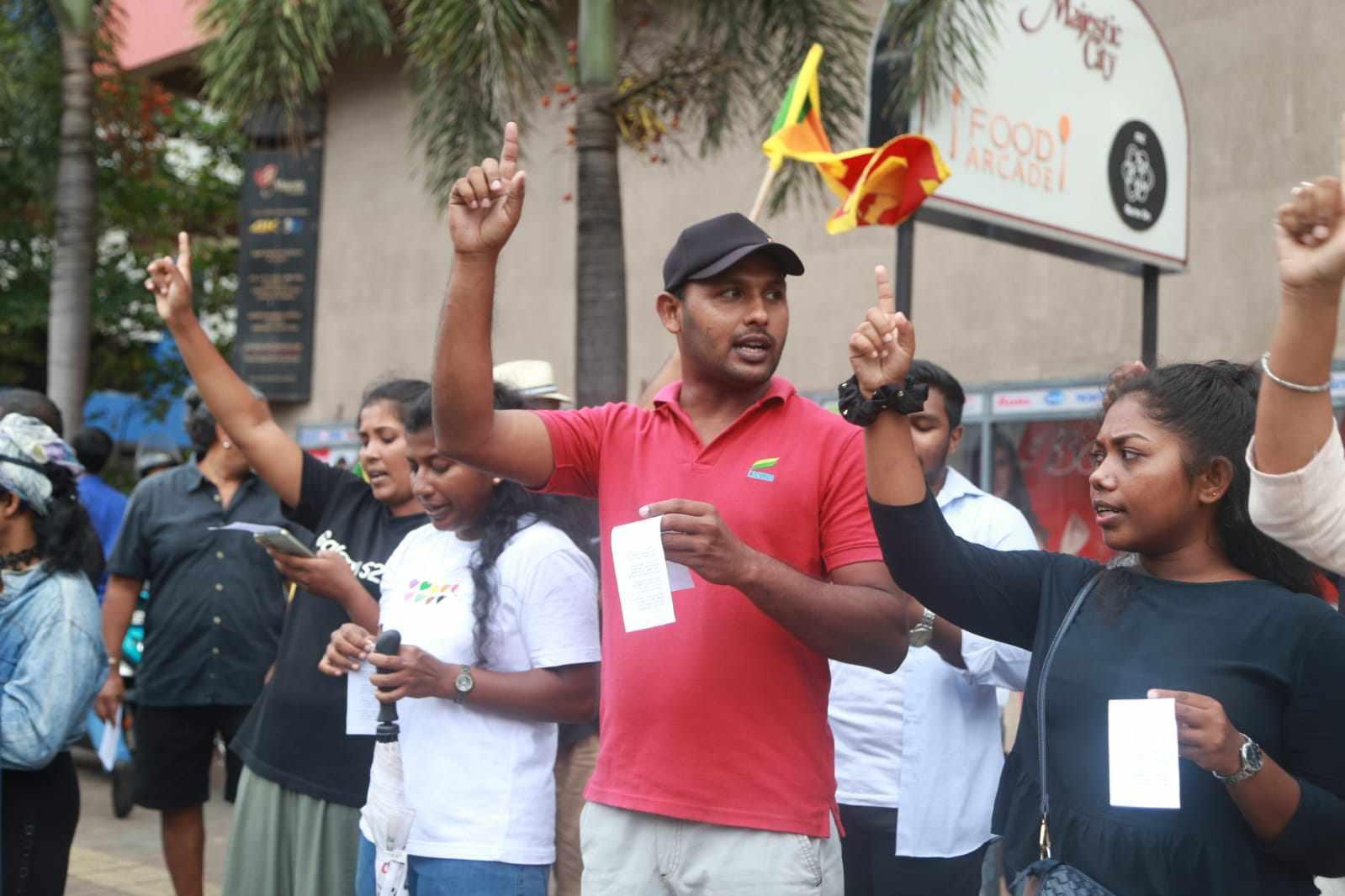 Protest held in bambalapitiya against the government