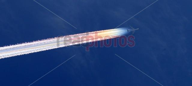 Jet in the sky, Sri Lanka - Read Photos