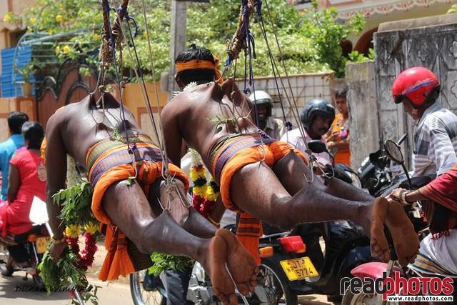 Hindu devotees, Sri Lanka (2) - Read Photos