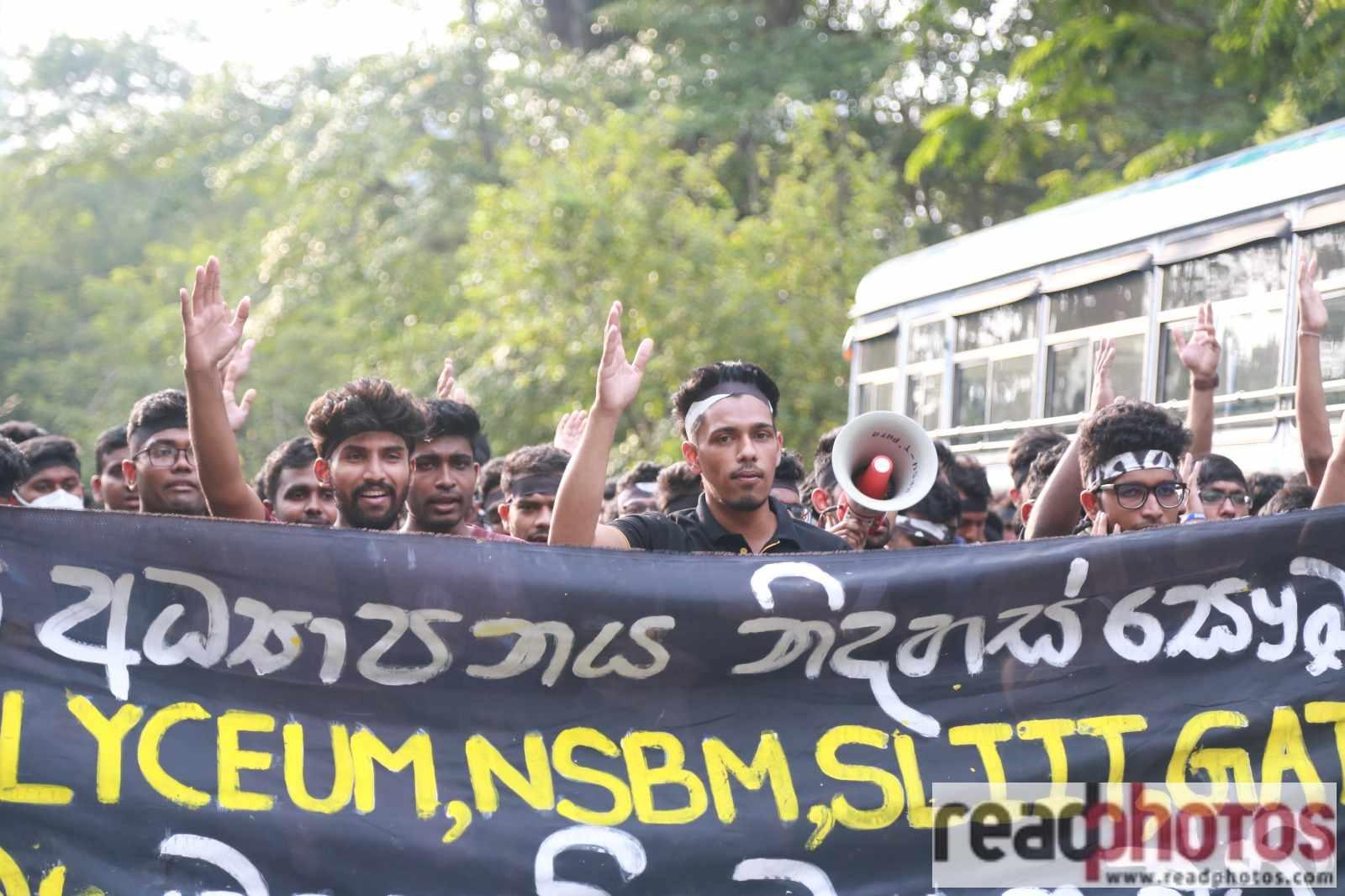 Protesting medical students tear gassed in Colombo