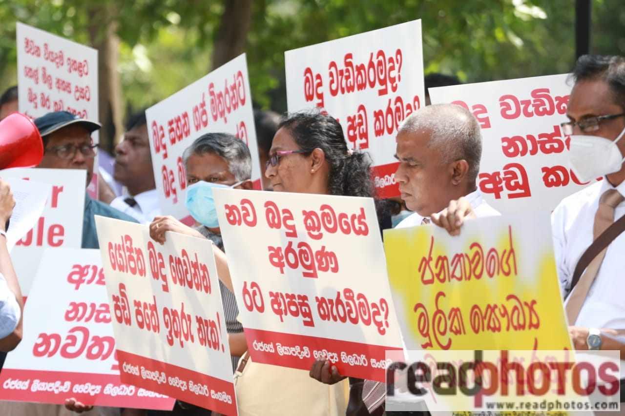 yes to reasonable tax and say no to corruption - Read Photos