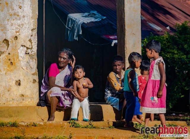 Grandmother and children, Sri Lanka (3) - Read Photos