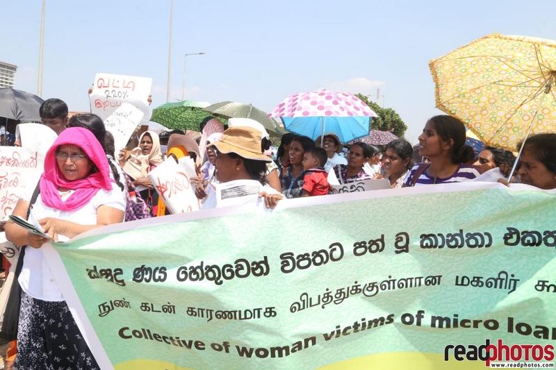 Protest of the collective of Woman victims of the Micro Finance Loans - Read Photos