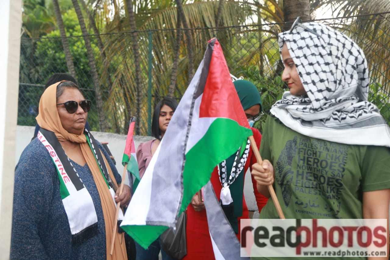 Creative demonstration at Lipton Circle demanding freedom for Palestine