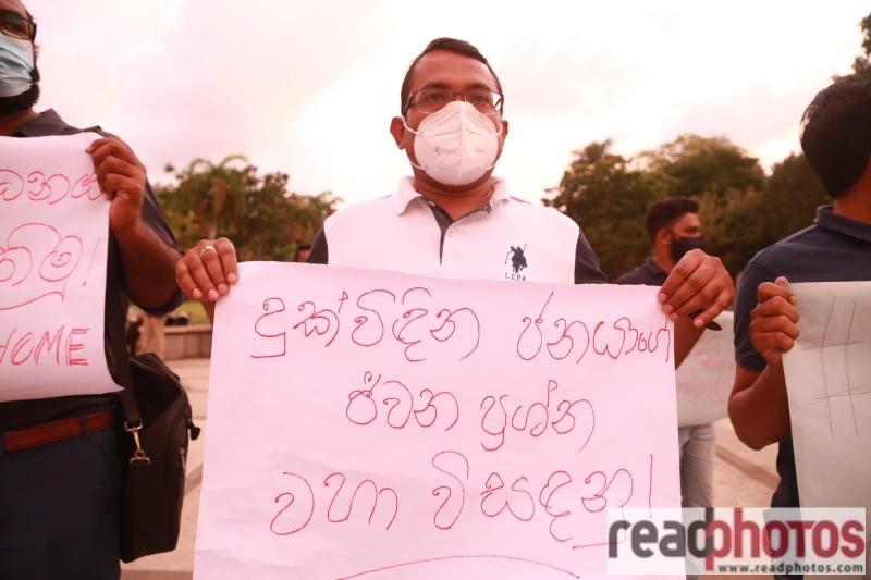 People protest against the current government - Read Photos