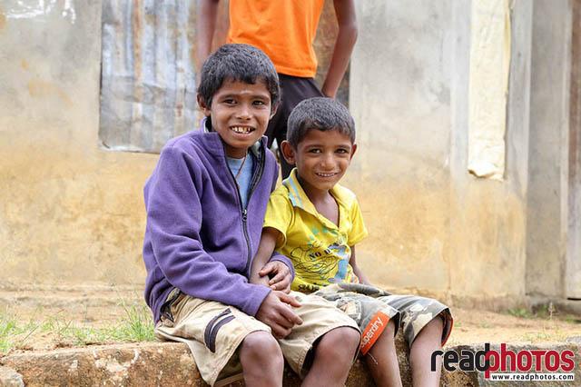 Kids upcountry Sri Lanka 3 - Read Photos