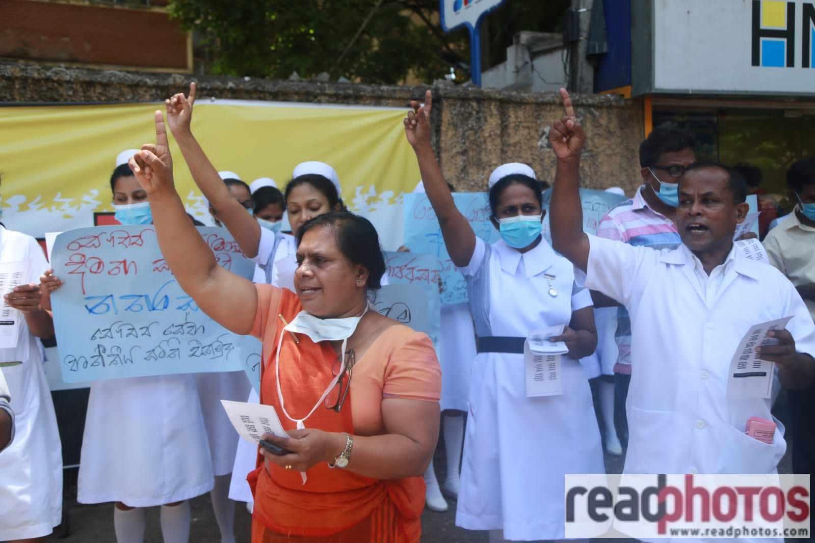 health workers protest in Colombo 2022/08/16